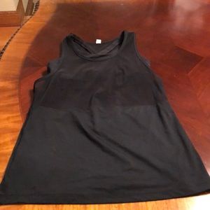 Lululemon tank w built in bra